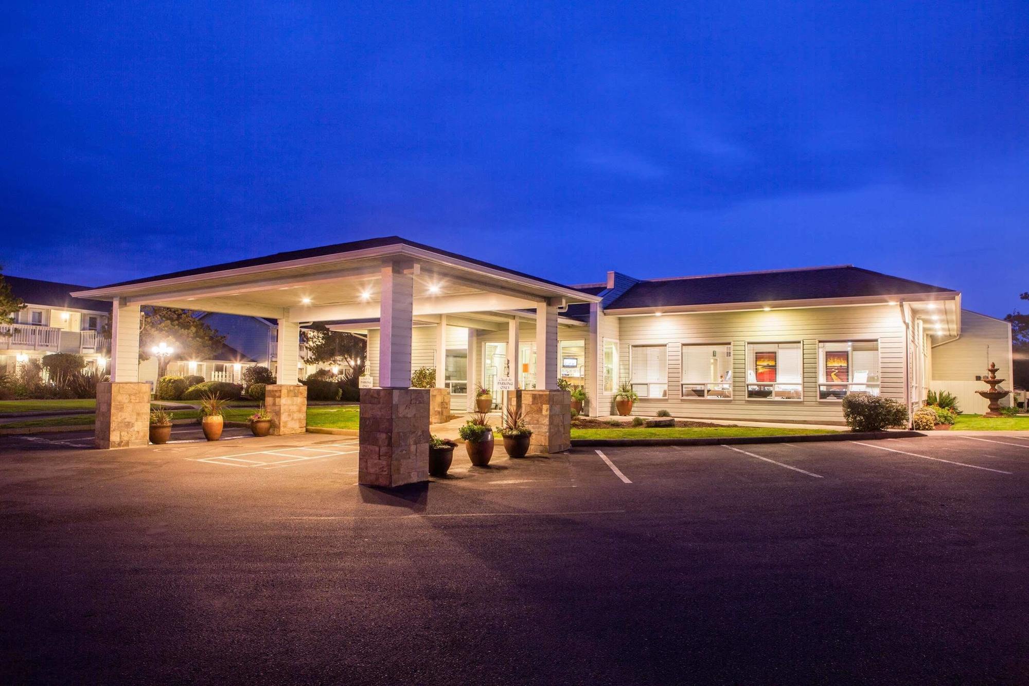 בנדון Best Western Inn At Face Rock מראה חיצוני תמונה